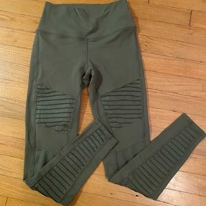ALO YOGA motto leggings